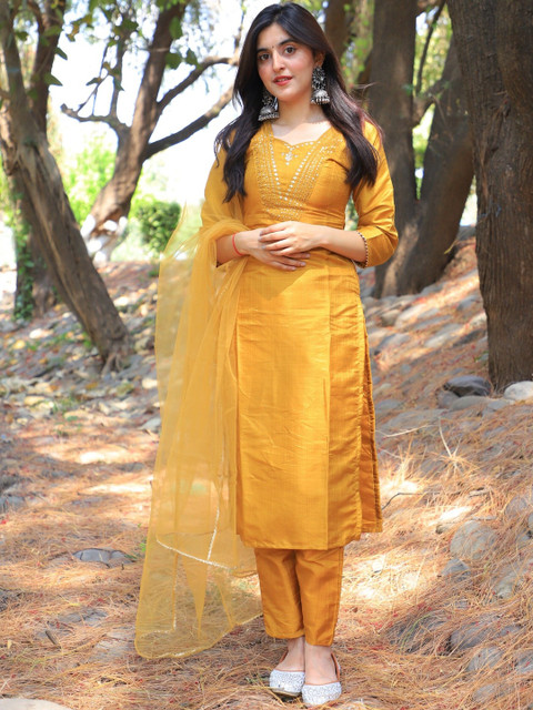 Twika Women Floral Regular Sequinned Kurta with Trousers & With Dupatta