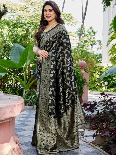 JANOI Woven Design Zari Silk Blend Heavy Work Banarasi Saree