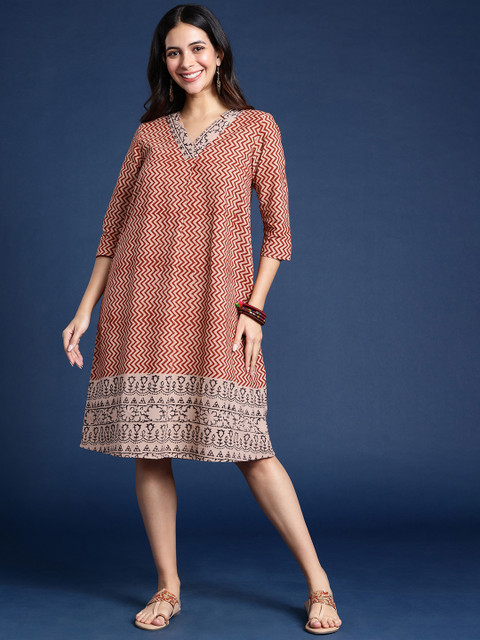 Taavi Chevron Kalamkari Hand Block Print V-Neck Pure Cotton A-Line Ethnic Dress - Image 2