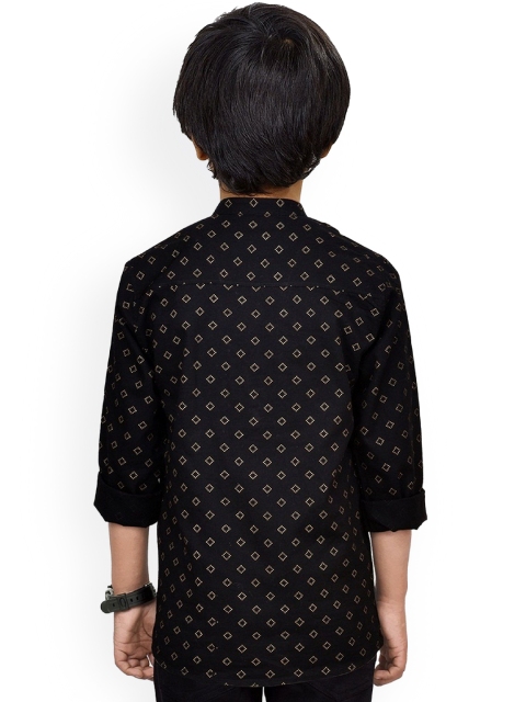 MADE IN THE SHADE Boys Geometric Printed Full Sleeves Pure Cotton Straight Kurta - Image 3