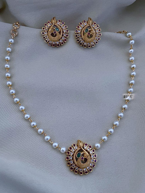 Rujve Jewellery Gold-Plated Kundan-Studded & Beaded Jewellery Set