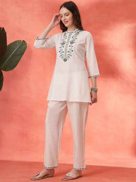 Nayam By Lakshita Floral Embroidered Thread Work Cotton Tunic and Trouser - Image 5