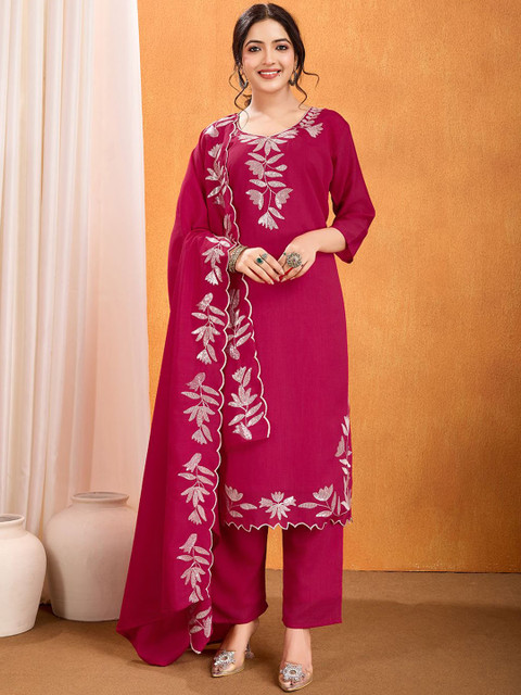 Ekta Textiles Floral Printed Sweetheart Neck Straight Kurta With Trousers & Dupatta