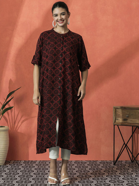 Sangria Floral Printed Mandarin Collar Three-Quarter Sleeves Panelled A-Line Kurta