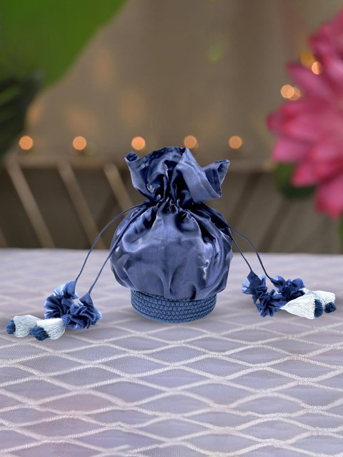 ARIYA Embroidered Wrist Loop Potli