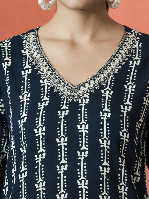 Sangria Floral Printed V-Neck Mirror Work Straight Kurta - Image 2