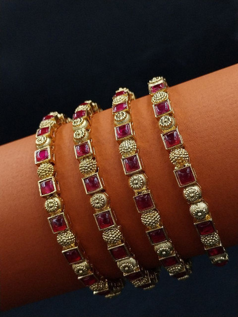 AARNAA Set Of 4 Gold-Plated Kundan Studded Bangles