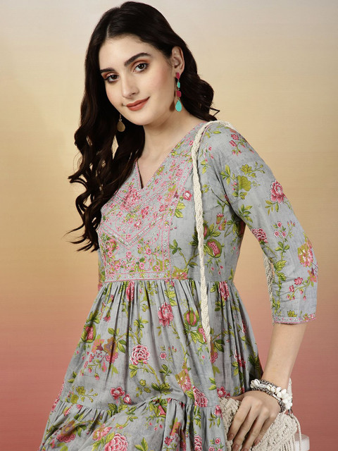 GLAM ROOTS Floral Printed Thread Work Cotton Tiered Anarkali Kurta - Image 2