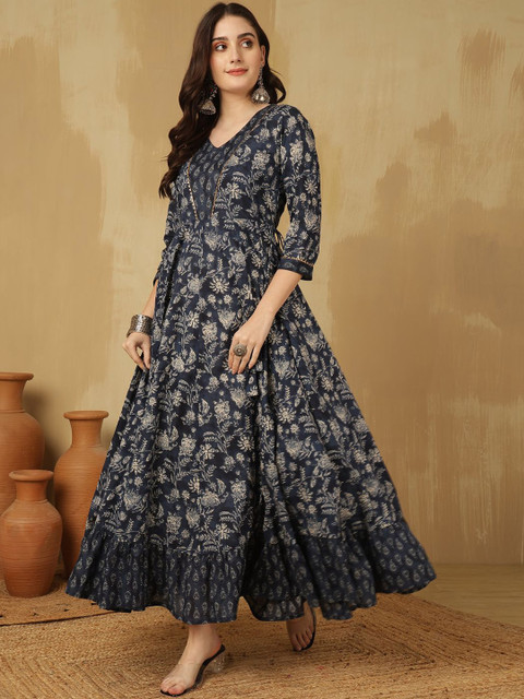 GLAM ROOTS Floral Printed Gotta Patti Cotton Tiered Anarkali Kurta - Image 4