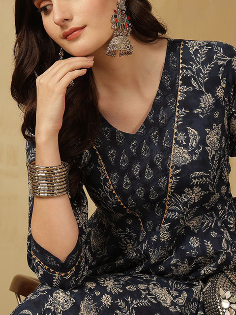 GLAM ROOTS Floral Printed Gotta Patti Cotton Tiered Anarkali Kurta - Image 2