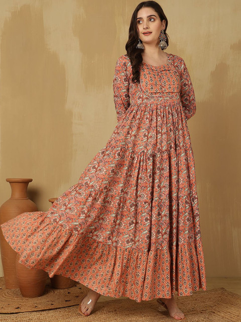 GLAM ROOTS Floral Printed Gotta Patti Cotton Tiered Anarkali Kurta