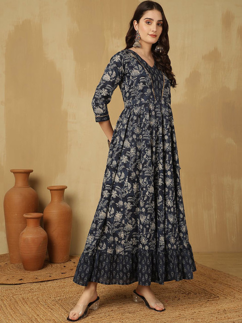 GLAM ROOTS Floral Printed Gotta Patti Cotton Tiered Anarkali Kurta - Image 3