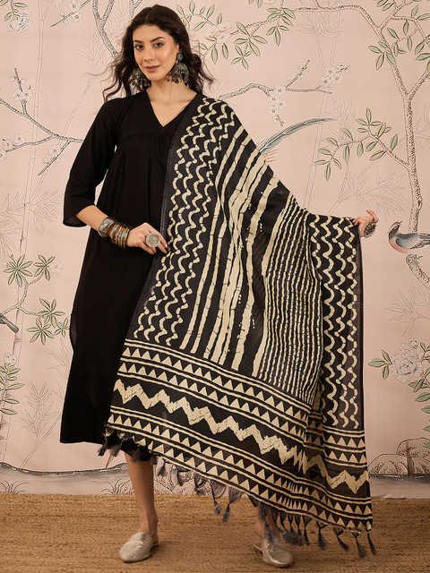 InWeave Women Regular Kurta with Palazzos & With Dupatta - Image 2
