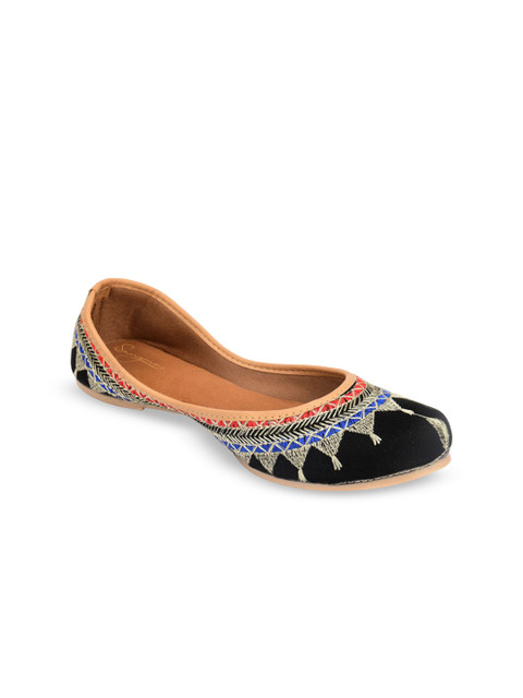 Sangria Women Embroidered Zari Slip On Mojaris