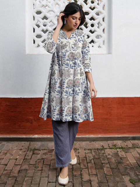 Janasya Women's White Pure Cotton Floral Printed Tunic