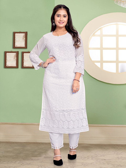 KAYRAAH Floral Embroidered Chikankari Georgette Straight Kurta