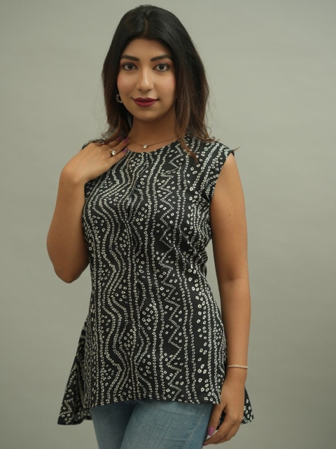 GO BOUJEE Women Geometric Printed Round Neck Cotton Top