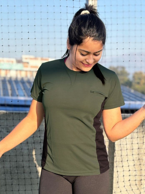 White Moon Women Colourblocked Round Neck T-shirt