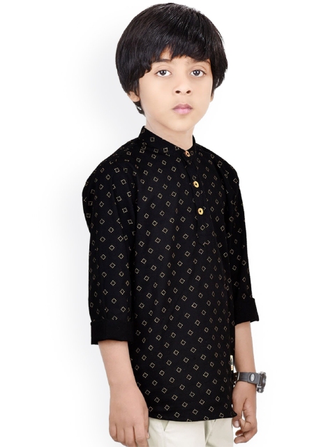 MADE IN THE SHADE Boys Geometric Printed Band Collar Straight Pure Cotton Kurta - Image 3