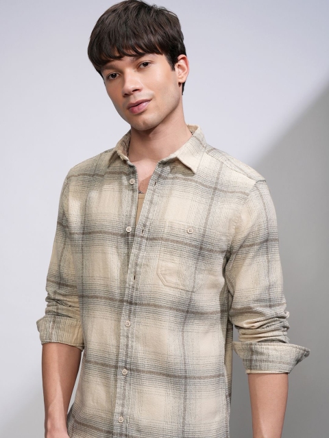 HIGHLANDER Men Textured Casual Checked Shirt