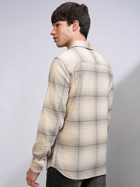 HIGHLANDER Men Textured Casual Checked Shirt - Image 5