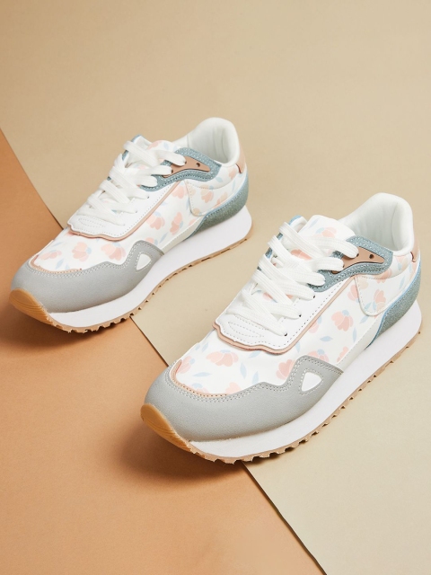 Ginger by Lifestyle Women Round Toe Lace-Ups Sneakers