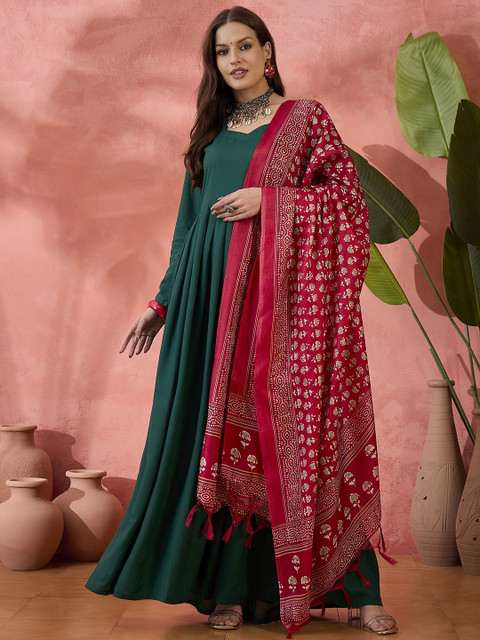 InWeave Sweetheart Neck Pleated Anarkali Kurta With Dupatta