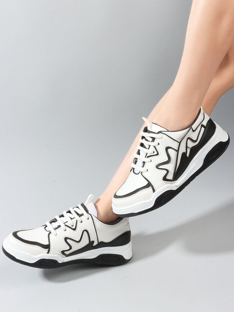 The Roadster Lifestyle Co. Women Lace-Ups Running Shoes