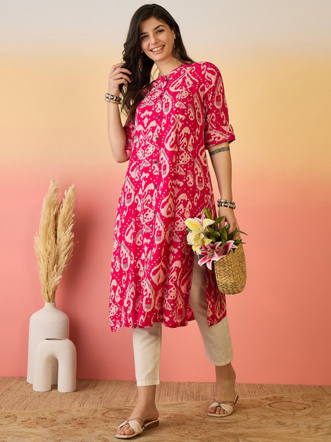 Sangria Red Paisley Printed Mandarin Collar Panelled A-Line Kurta - Image 3