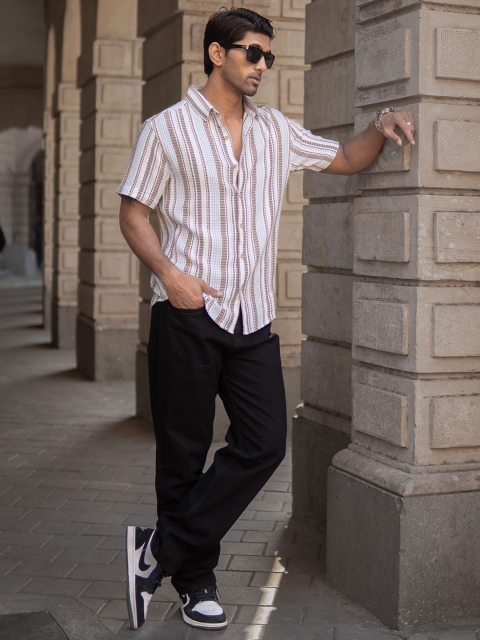 Powerlook Men Spread Collar Vertical Striped Cotton Casual Shirt - Image 5