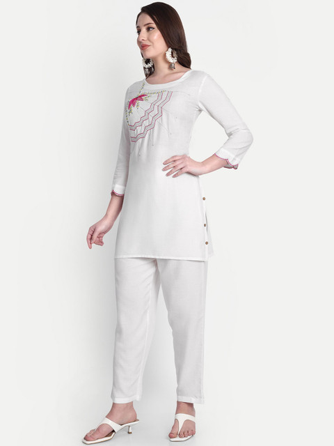 Hujum Floral Embroidered Round Neck Thread Work Tunic With Trousers - Image 4