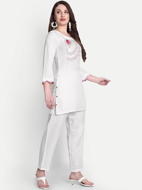 Hujum Floral Embroidered Round Neck Thread Work Tunic With Trousers - Image 3