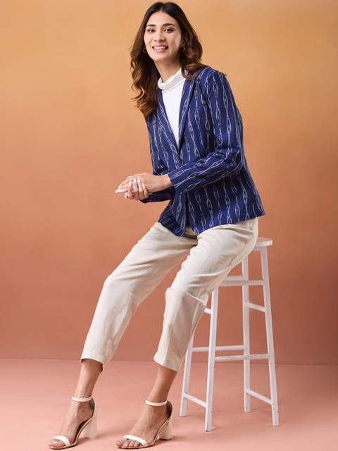Fabindia Geometric Printed Cotton Ikat Single Breasted Blazer - Image 5