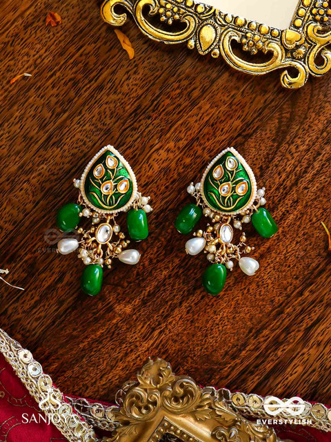 EVERSTYLISH Sanjoya Sparkling Enamelled Kundan Earrings With Pearls & Beads