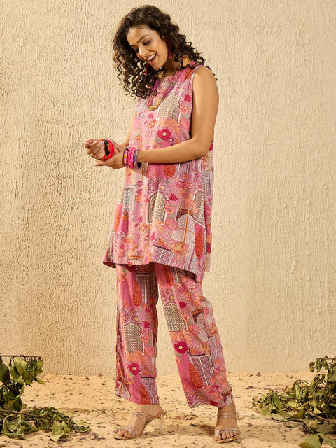 InWeave Women Floral Printed Regular Kurta with Trousers - Image 4