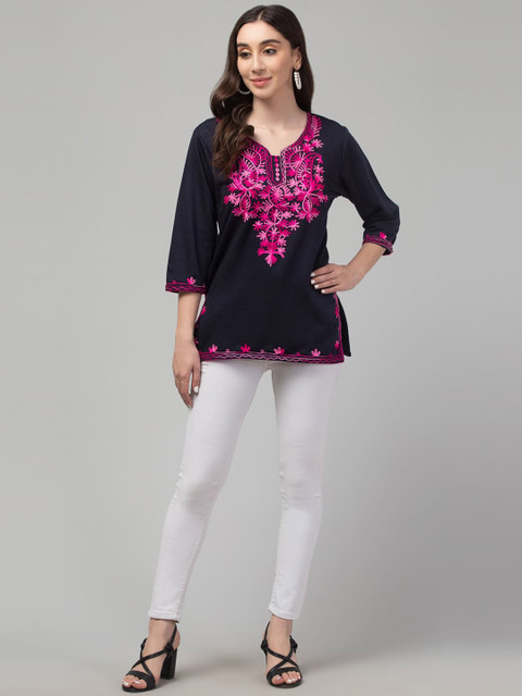 FAMBEE Embroidered Kurti