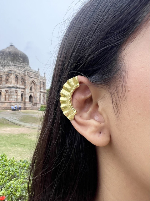 ISHKAARA Contemporary Semi Sleek Ear Cuff Earrings