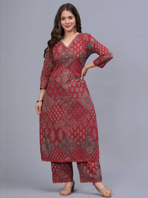 Amayra Women Maroon Kurta Sets