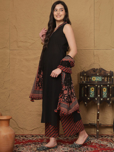 Sangria Sleeveless V-Neck A-Line Kurta With Palazzos And Dupatta - Image 3