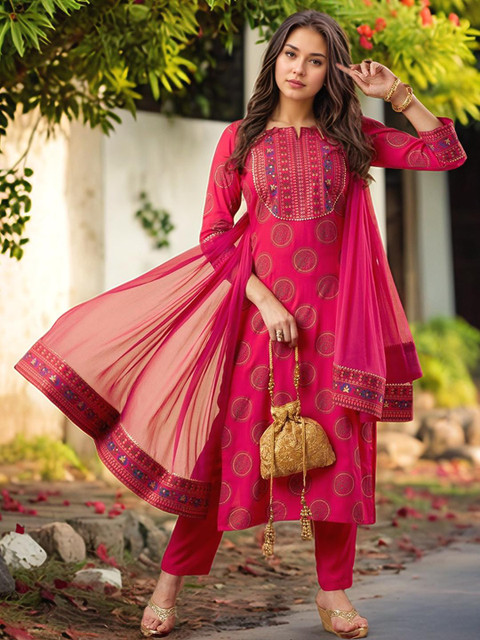 Aaghnya Women Printed Viscose Rayon Kurta Sets