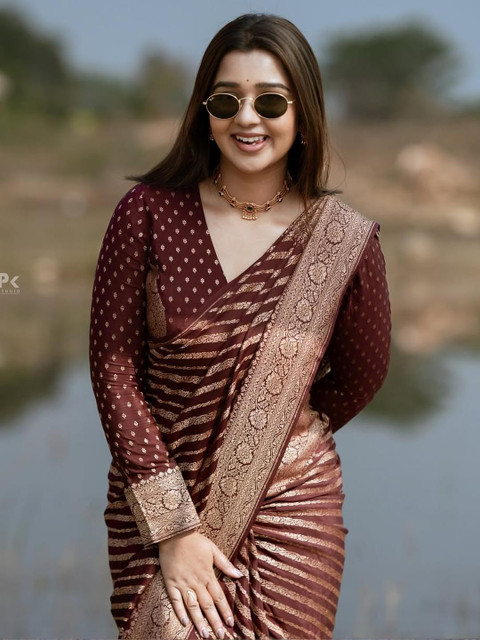 CaniBani Maroon Silk Blend Banarasi Sarees - Image 3