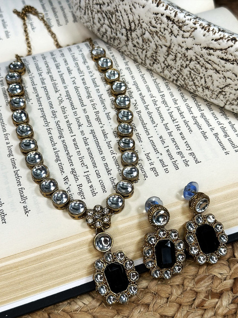 Anouk Copper Plated Kundan Stones Studded Necklace And Earrings