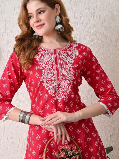 PHYSIL Women Floral Embroidered Round Neck Kurta
