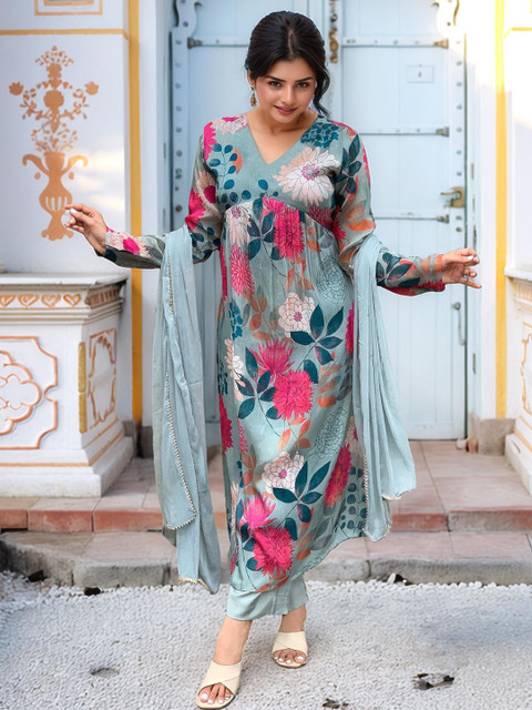 Aaghnya Women Viscose Rayon Printed Kurta Sets