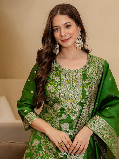 SKYLEE Women Ethnic Motifs Woven Design Regular Zari Kurta with Trousers & Dupatta