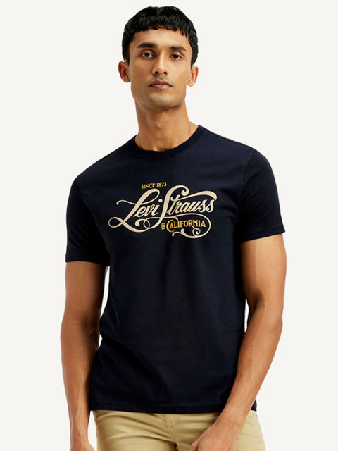 Levis Men Typography Printed Round Neck Pure Cotton Slim Fit T-shirt