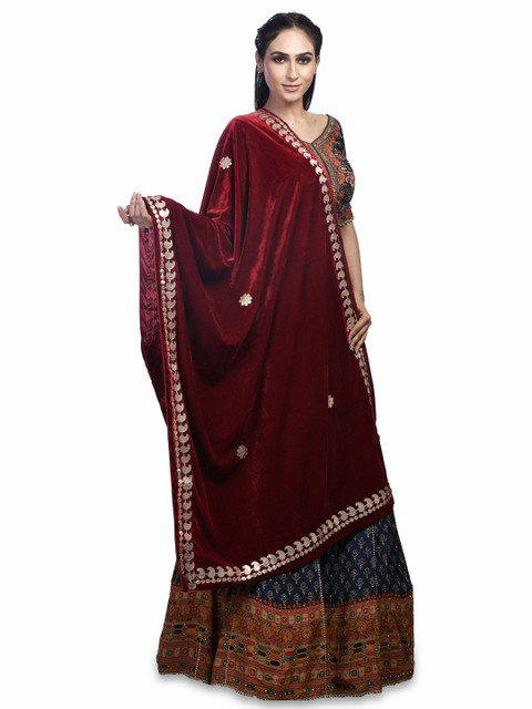 Traditions Bazaar Paisley Embroidered Velvet Dupatta with Gotta Patti - Image 3
