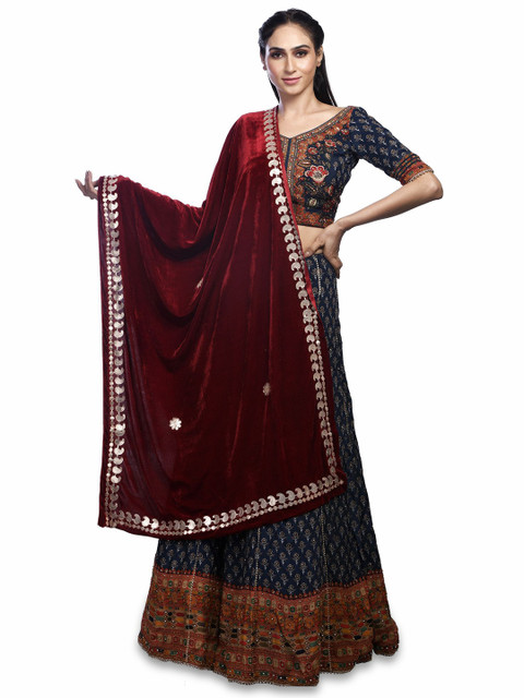 Traditions Bazaar Paisley Embroidered Velvet Dupatta with Gotta Patti