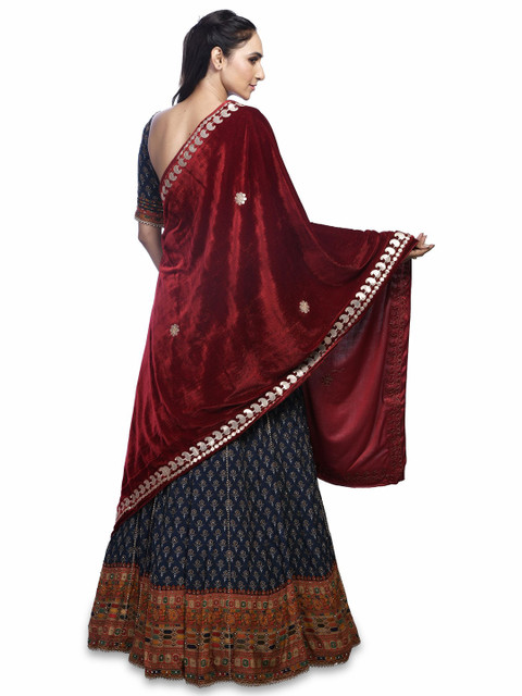 Traditions Bazaar Paisley Embroidered Velvet Dupatta with Gotta Patti - Image 4