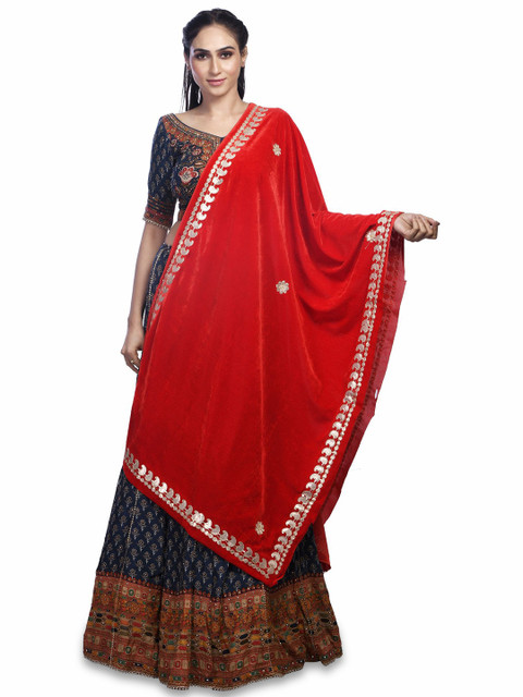 Traditions Bazaar Paisley Embroidered Velvet Dupatta with Gotta Patti